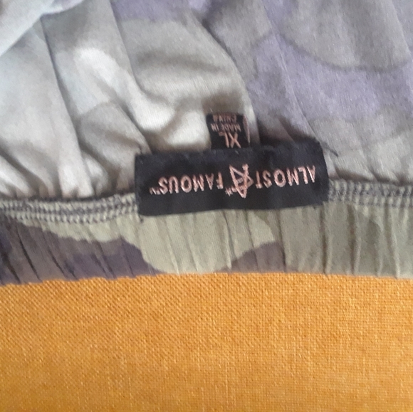 Womens Camouflage jumpet - Picture 4 of 4